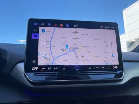 Certified 2025 Volkswagen ID.4 Pro image 21