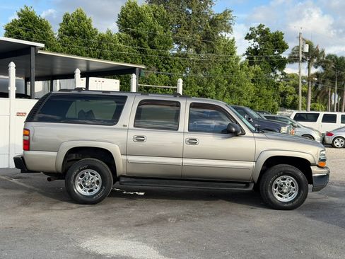 Used 2003 Chevrolet Suburban 2500 LT w/ LT Preferred Equipment Group AWD/4WD image 5