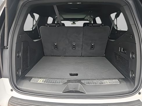 Used 2022 GMC Yukon XL AT4 w/ Technology Package image 10