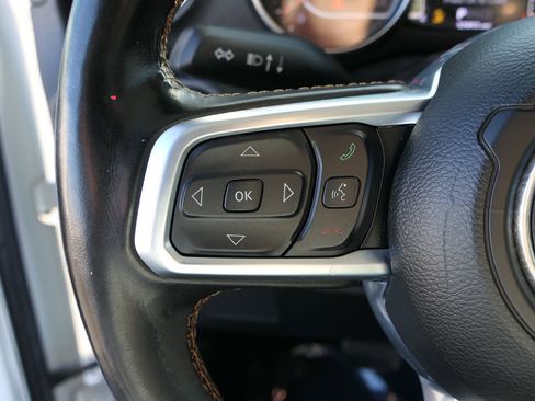 Used 2020 Jeep Wrangler Unlimited Sahara image 13