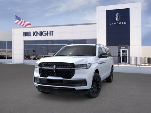 New 2026 Lincoln Navigator L Reserve AWD/4WD image 2