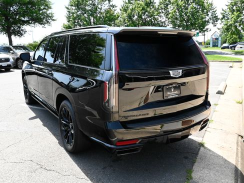 Used 2023 Cadillac Escalade ESV Sport Platinum w/ LPO, ONYX Package AWD/4WD image 7