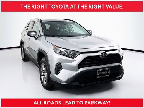 Used 2022 Toyota RAV4 LE AWD/4WD image 1