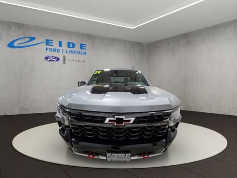 Used 2024 Chevrolet Silverado 1500 ZR2 AWD/4WD image 6