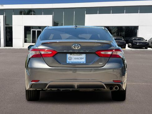 Used 2019 Toyota Camry SE w/ Carpet Mat Package FWD image 4