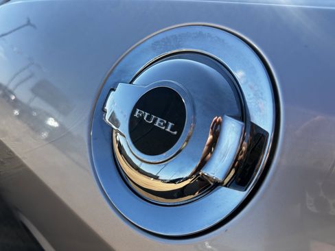 Used 2012 Dodge Challenger SXT image 9