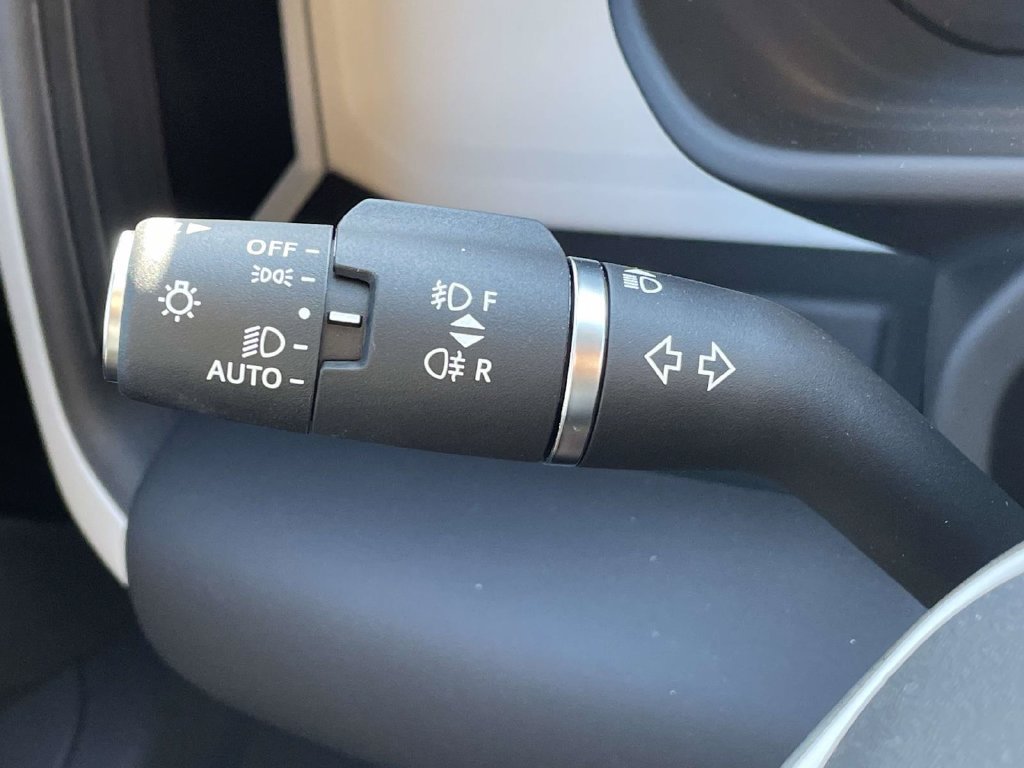 New 2026 Land Rover Defender 110 X-Dynamic SE AWD/4WD image 28