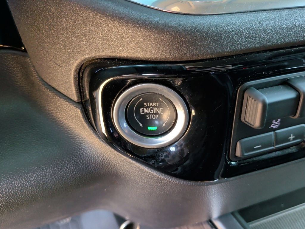 Used 2022 Chevrolet Silverado 1500 LTZ AWD/4WD image 25