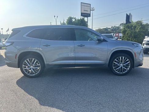 Used 2025 Buick Enclave Avenir w/ Super Cruise Package FWD image 5