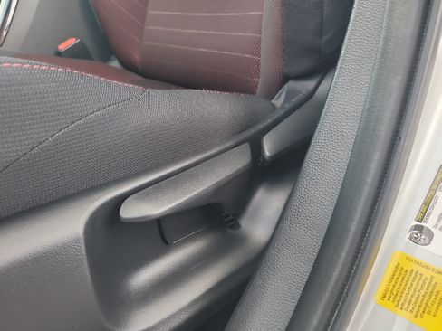 Used 2025 Toyota Corolla SE FWD image 18