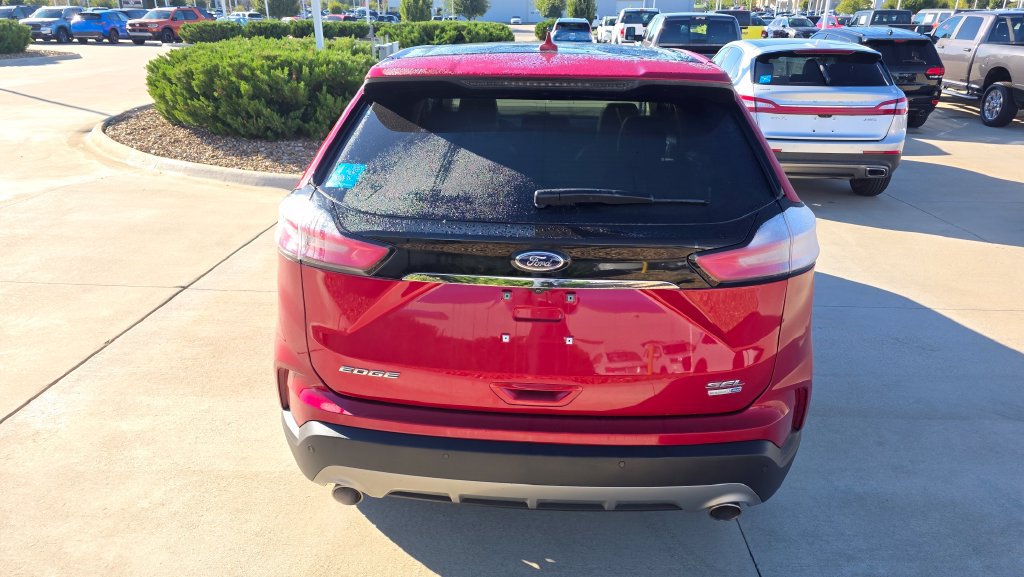Used 2020 Ford Edge SEL w/ Convenience Package AWD/4WD image 4