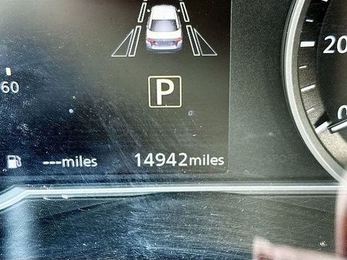 Used 2024 Nissan Versa SV w/ Trunk Package image 26