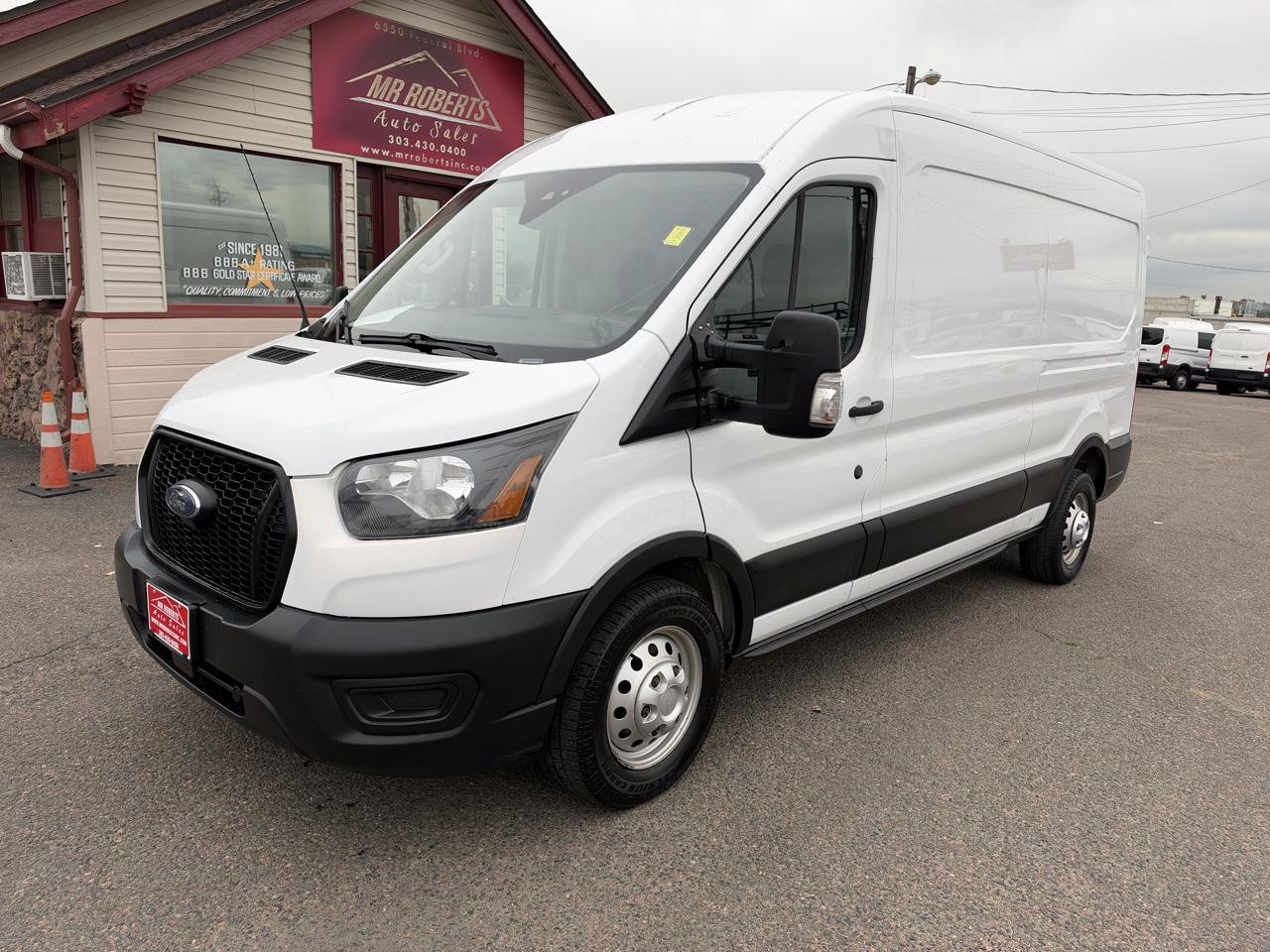 Used 2022 Ford Transit 250 Medium Roof AWD w/ Interior Upgrade Package image 4