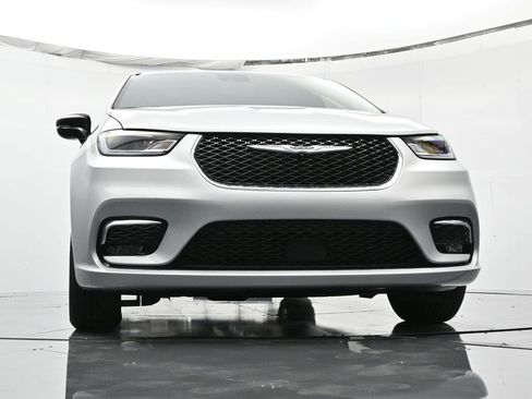New 2026 Chrysler Pacifica Select image 20