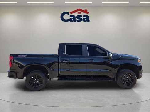 Used 2024 Chevrolet Silverado 1500 LT Trail Boss w/ Convenience Package II AWD/4WD image 2