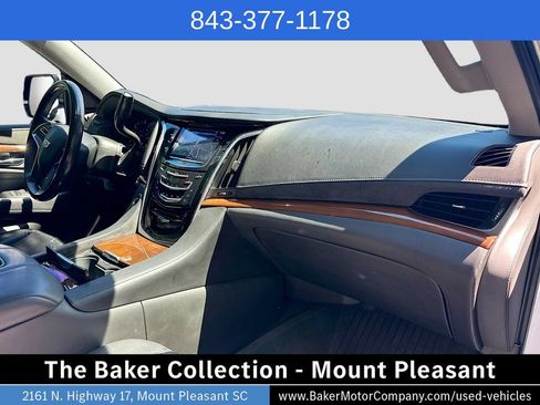 Used 2020 Cadillac Escalade Premium Luxury AWD/4WD image 33