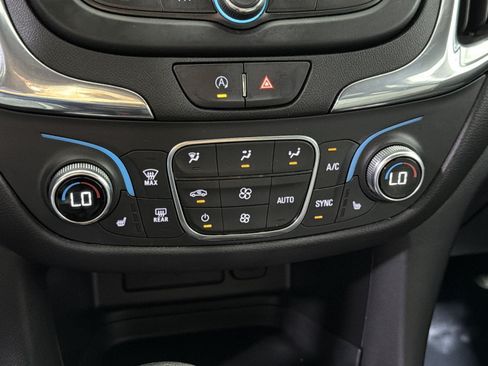 Used 2022 Chevrolet Equinox LT AWD/4WD image 24