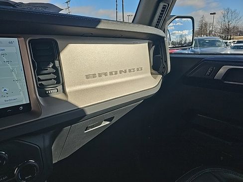 Used 2025 Ford Bronco Outer Banks image 19