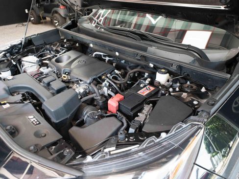 Used 2023 Toyota RAV4 LE AWD/4WD image 33