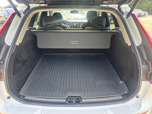 Used 2022 Volvo XC60 B6 Inscription w/ Advanced Package image 18