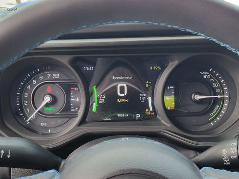 Used 2024 Jeep Wrangler High Altitude AWD/4WD image 7