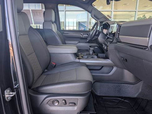 Used 2023 Chevrolet Silverado 1500 ZR2 w/ Technology Package image 37