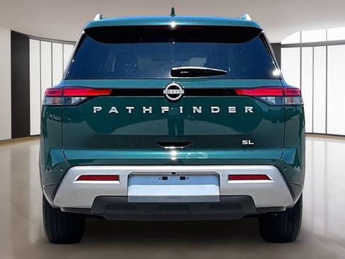 Used 2025 Nissan Pathfinder SL FWD image 5