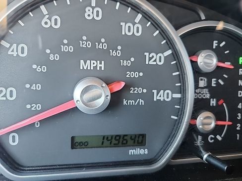 Used 2004 Mitsubishi Endeavor XLS AWD/4WD image 12