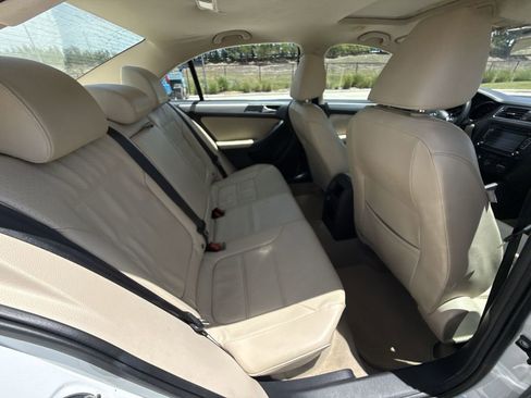 Used 2015 Volkswagen Jetta SE FWD image 17