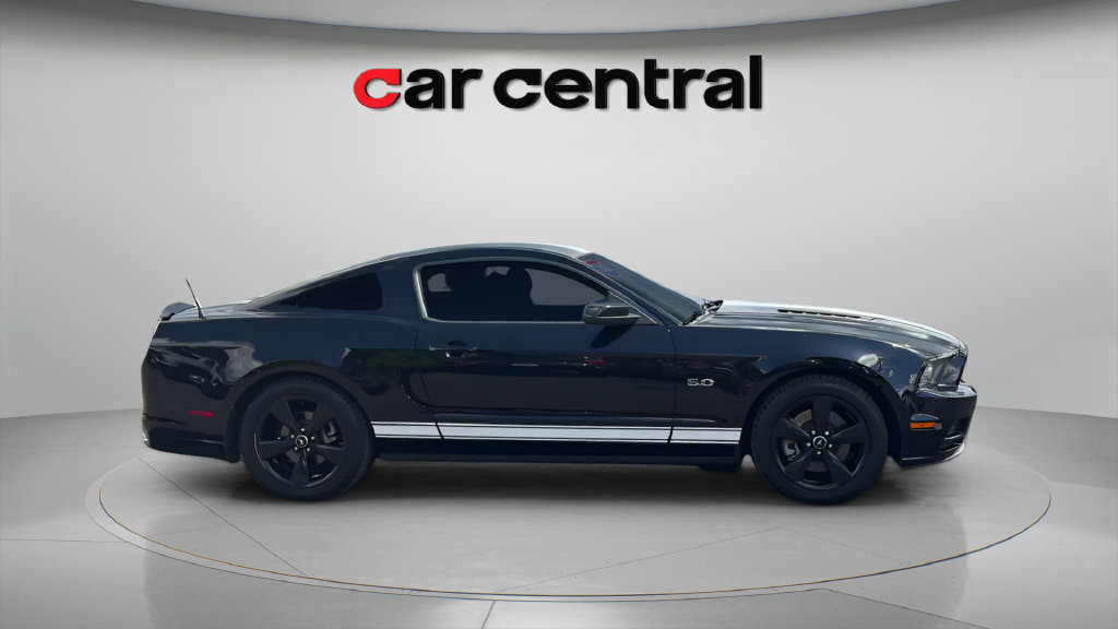 Used 2013 Ford Mustang GT RWD image 6