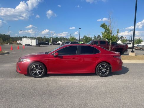 Used 2019 Toyota Camry SE image 9