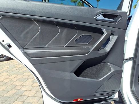 Used 2022 Volkswagen Tiguan SE FWD image 22