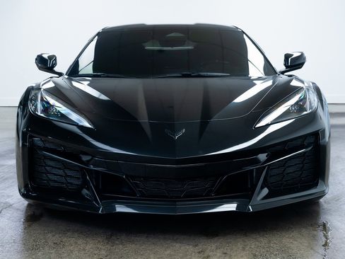 Used 2025 Chevrolet Corvette Z06 image 2