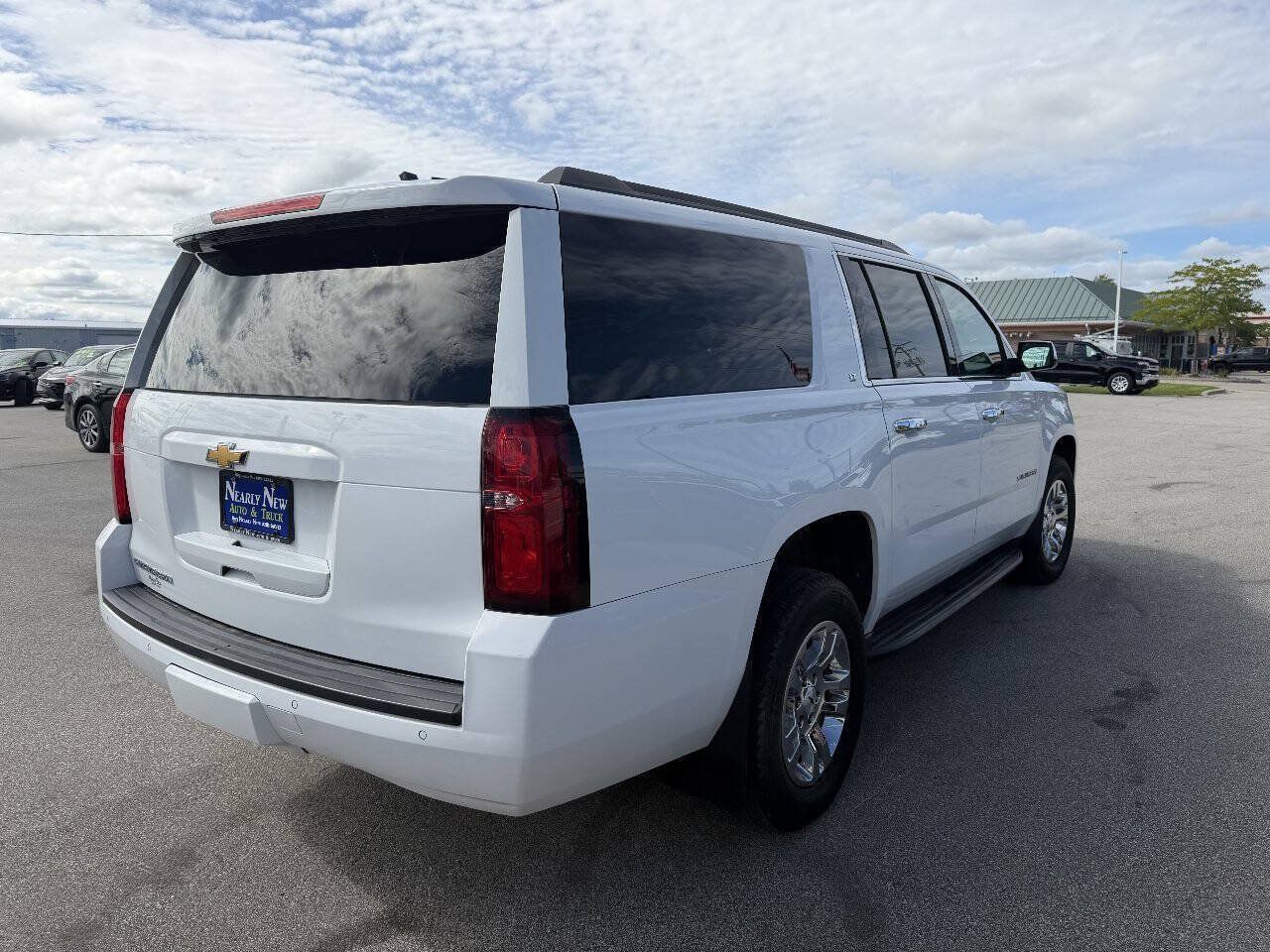 Used 2018 Chevrolet Suburban LT AWD/4WD image 7