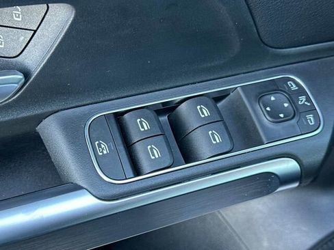 Used 2025 Mercedes-Benz GLB 250 GLB 250 4D Sport Utility 4MATI image 14