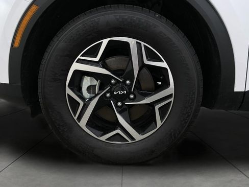 Used 2025 Kia Sportage LX AWD/4WD image 12
