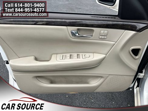 Used 2008 Cadillac DTS w/ Sun And Sound Package FWD image 16