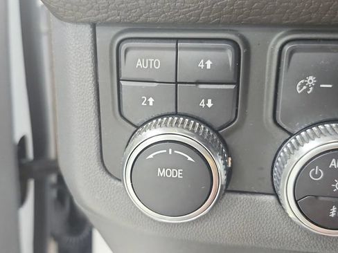Used 2021 GMC Yukon XL Denali w/ Advanced Technology Package AWD/4WD image 31