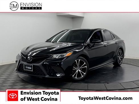 Used 2020 Toyota Camry SE w/ Audio Package FWD image 1