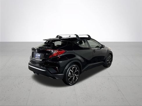 Used 2020 Toyota C-HR XLE FWD image 6
