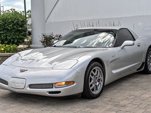 Used 2002 Chevrolet Corvette Z06 w/ Memory Pkg RWD image 5
