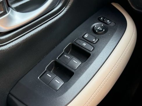 Used 2024 Honda HR-V LX image 29