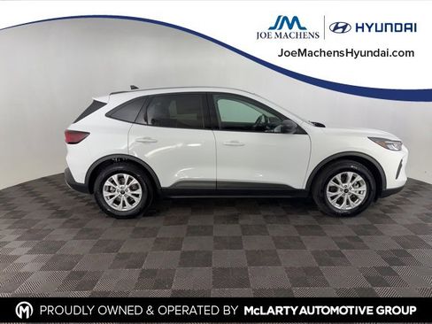 Used 2025 Ford Escape Active image 4