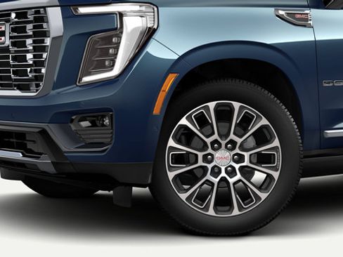 New 2026 GMC Yukon Denali w/ Denali Reserve Package AWD/4WD image 7