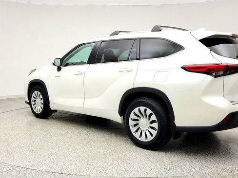 Used 2021 Toyota Highlander XLE image 7