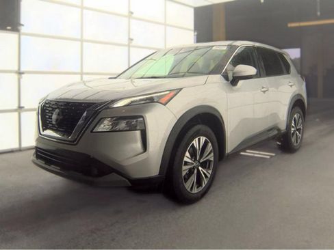 Used 2023 Nissan Rogue SV FWD image 2