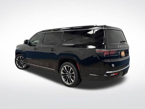 Certified 2024 Jeep Wagoneer L Series III w/ Premium Group I image 3