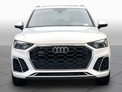 Used 2023 Audi Q5 2.0T Premium w/ Convenience Package AWD/4WD image 3