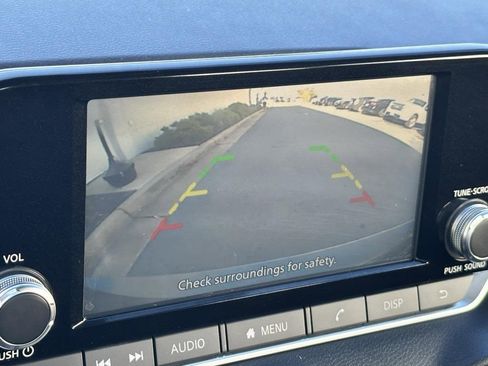 Used 2024 Nissan Sentra S image 9