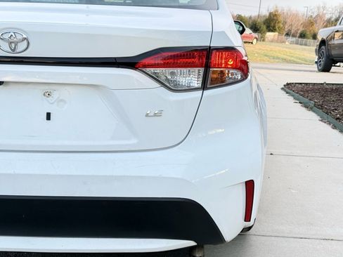 Used 2021 Toyota Corolla LE image 8